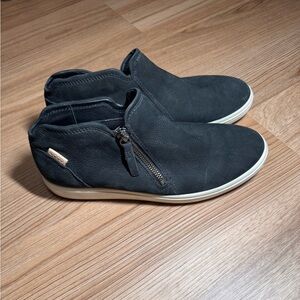 ECCO Women's Black Sneakers with White Sole